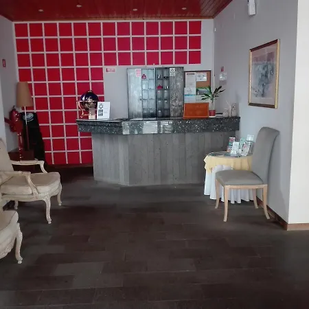 Estalagem Corte Do Norte 宾馆 蓬塔德尔加达